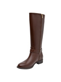 Bota café mujer casual cuero para uso diario, ideal para combinar con jeans o vestidos.
