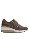 zapatillas con cuña de 6 cms color café, para mujer, adecuadas para trabajo o salidas informales.