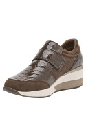 cafés zapatillas con cuña para mujer, estilo casual, ideales para actividades diarias.