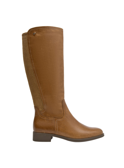 Bota de mujer camel de cuero, estilo casual, ideal para uso diario.