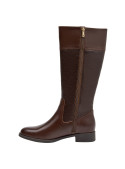 bota casual de mujer color café, perfecta para outfits con jeans o vestido midi.