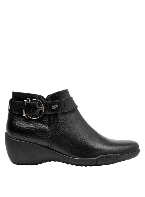 calzado urbano negro de cuero para mujer, ideal con falda midi