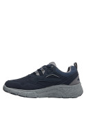 Zapatilla sintética azul para hombre, perfecta para un estilo relajado y cómodo.