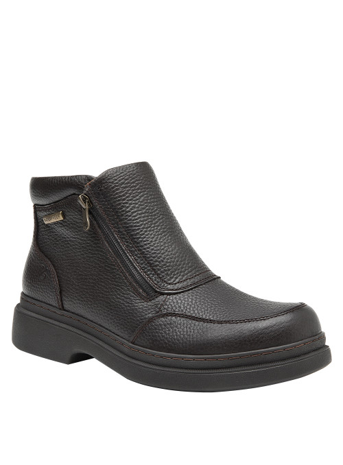 Calzado masculino en color moro, estilo casual, ideal para un look versátil en cualquier ocasión.