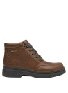 Botín moderno café para hombre, ideal para un look casual, con forro textil suave.