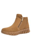 Botín camel de cuero para mujer, estilo casual, ideal para actividades urbanas.
