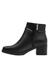 Calzado casual negro de mujer, botines con cordones, ideal para combinar con jeans.