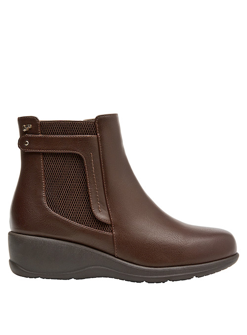 Botines de mujer en color café, diseño casual, perfectos para combinar con ropa diaria y cómoda.
