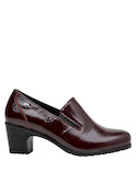 Zapatos cómodos burdeos de cuero para mujer, con punta redonda y estilo vibrante para cualquier ocasión.