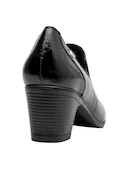 Zapatos de cuero negro para mujer, diseño atemporal ideal para ocasiones formales.