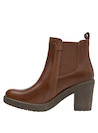 Calzado cómodo mujer, botines café para un look equilibrado y elegante.