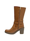 Botines camel con taco bloque de 8 cm, perfectos para un look cómodo.