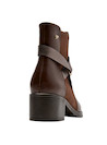 Botines de cuero café, estilo urbano, adecuados para el día a día con comodidad.