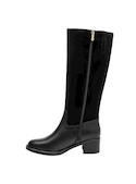 Calzado femenino negro, botas altas de cuero, estilo versátil para el uso diario en la ciudad.