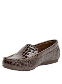 mocasín café mujer estilo formal cuero ideal para jornadas urbanas con confort y estilo
