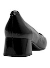 Calzado de cuero negro para mujer, diseño anatómico, recomendado para ocasiones casuales.