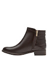 mujer botines de cuero color moro con detalles de tiras, perfectos para un look casual y cómodo