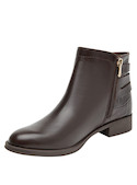 mujer botines color moro de cuero estilo casual, ideales para uso diario y combinar con jeans o faldas