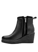 Calzado casual negro de cuero para mujer, altura de 8 cm para mayor confort.