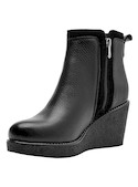 Botines de cuña negros para mujer, estilo casual, ideales para rutinas urbanas.