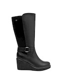 Calzado negro casual para mujer, ideal para combinar con vestido fluido.