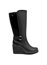 Calzado negro casual para mujer, ideal para combinar con vestido fluido.