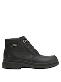 calzado casual negro de cuero, recomendado para combinar con jeans y camisetas
