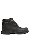 calzado casual negro de cuero, recomendado para combinar con jeans y camisetas