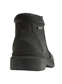 zapatos de hombre en color negro, perfectos para looks casuales o formales