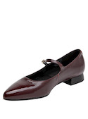 Calzado elegante burdeos de cuero para mujer, estilo formal con correa ajustable.