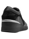 Calzado negro de cuero para mujer, cómodo y elegante, recomendado para el uso diario casual.