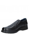 Elegante zapato de cuero negro, clásico y versátil, ideal para combinar con vestimenta semi-formal o casual elegante.