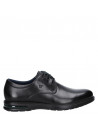 Elegante zapato derby negro de cuero, ideal para uso diario y ocasiones casuales.