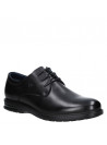 Zapato derby negro de cuero para hombre, estilo casual con punta redonda.