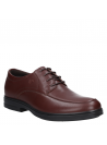 Diseño del zapato Derby marrón de cuero, confort y estilo para el hombre.