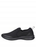 calzado negro para hombre con taco plano de 4 cm y punta redonda, ligero y confortable.