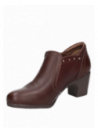 Botín marrón de cuero para mujer, estilo casual, con cremallera lateral y relieve de piel de reptil.